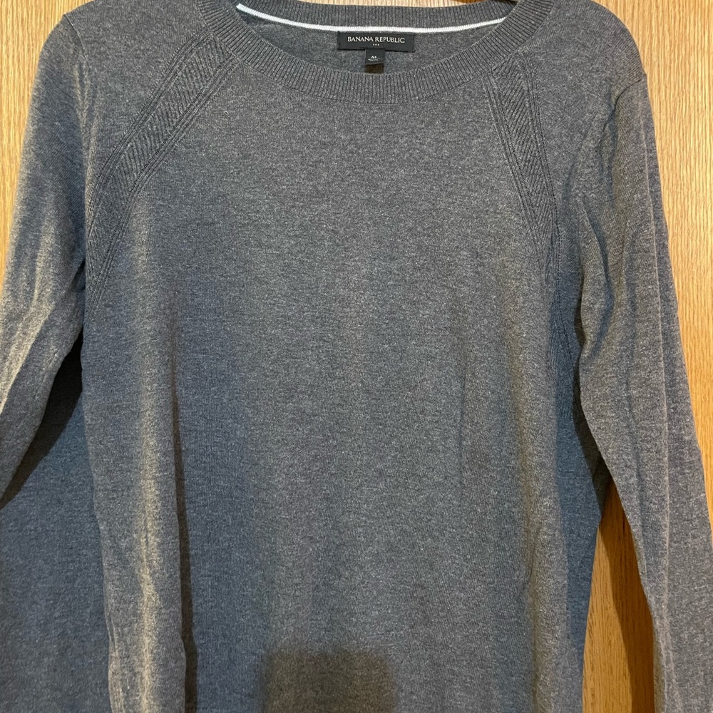 Banana Republic lightweight sweater. Medium. New without tags